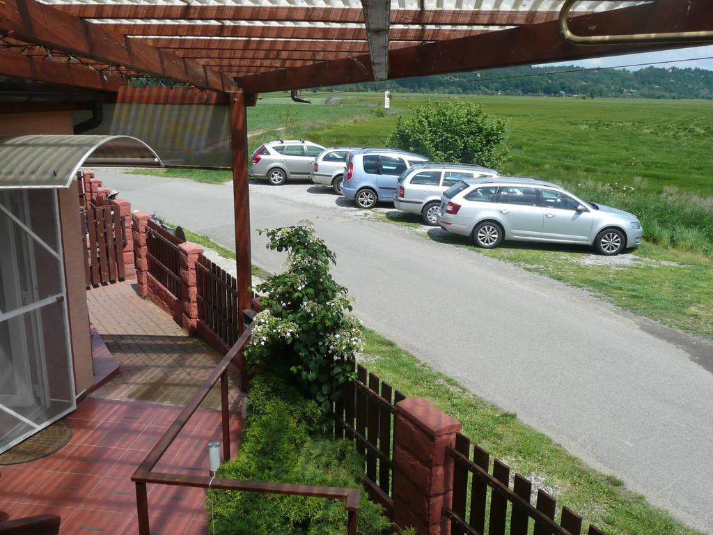 Penzion U Tulaka Dobřichovice エクステリア 写真