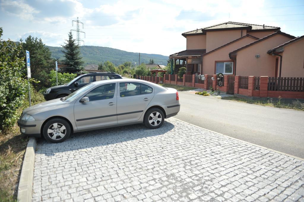Penzion U Tulaka Dobřichovice エクステリア 写真