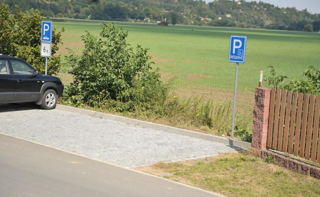 Penzion U Tulaka Dobřichovice エクステリア 写真